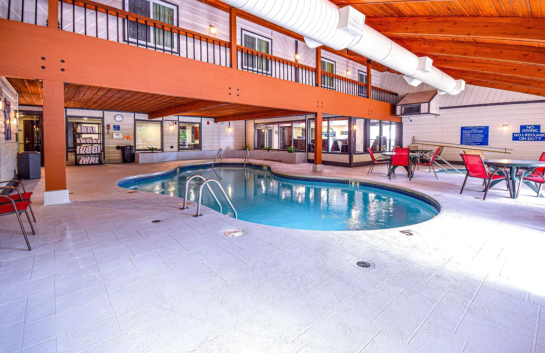 Days Inn & Suites By Wyndham Wisconsin Dells-1