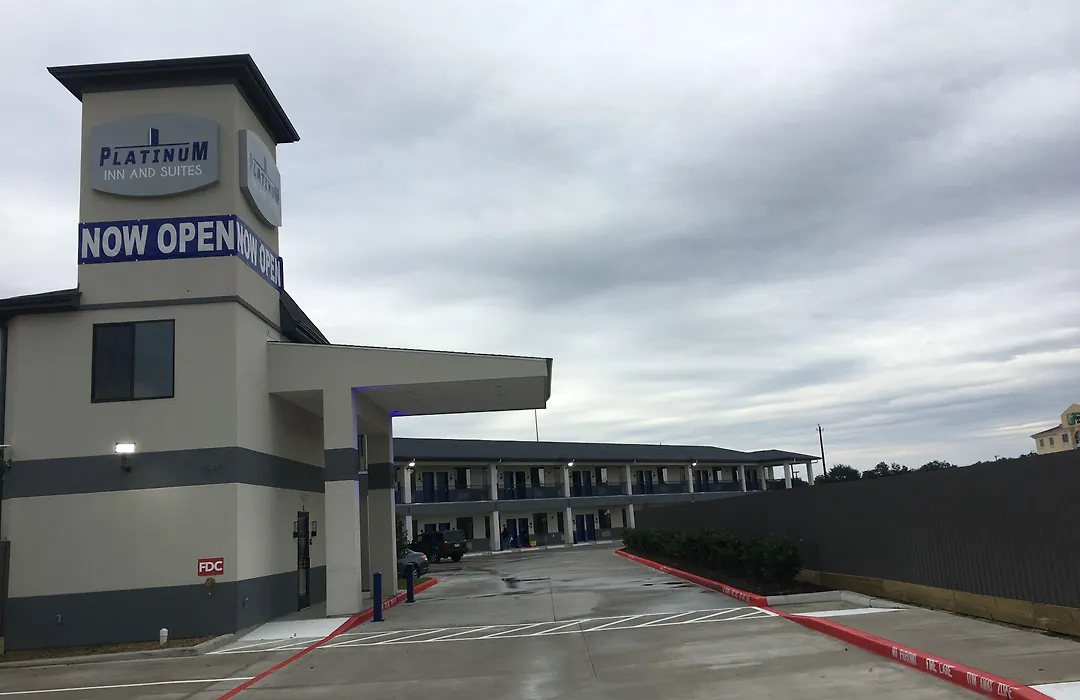Platinum Inn And Suites-1