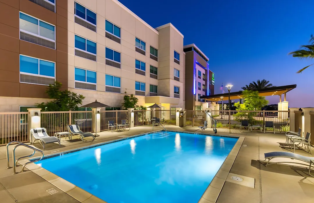 Holiday Inn Express & Suites - Moreno Valley - Riverside By Ihg-1
