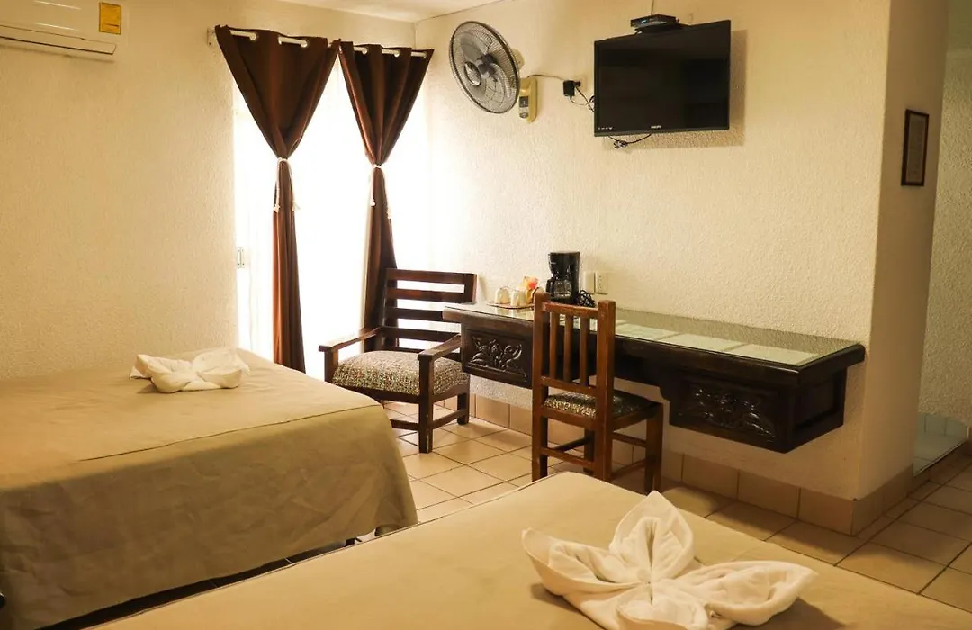 Hotel Aurora-1