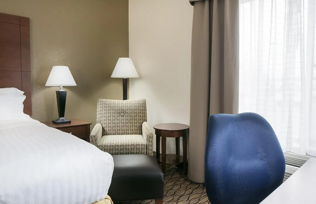 Holiday Inn Express & Suites Clinton By Ihg-1