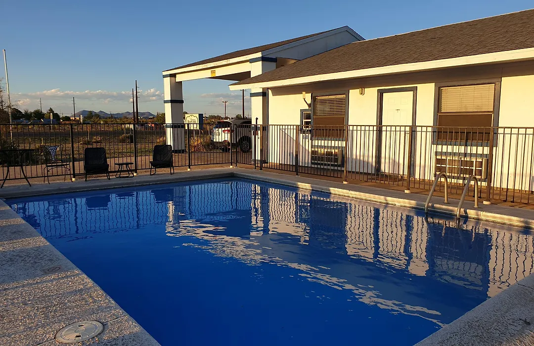 Riata Inn - Marfa-1