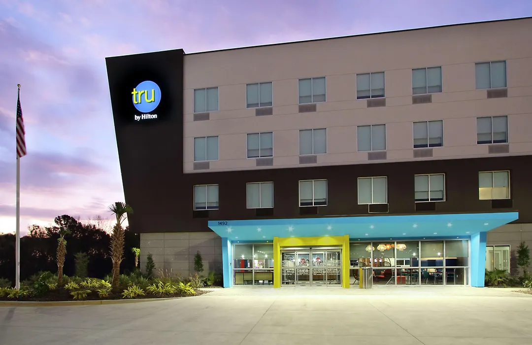 Tru By Hilton Mobile-1