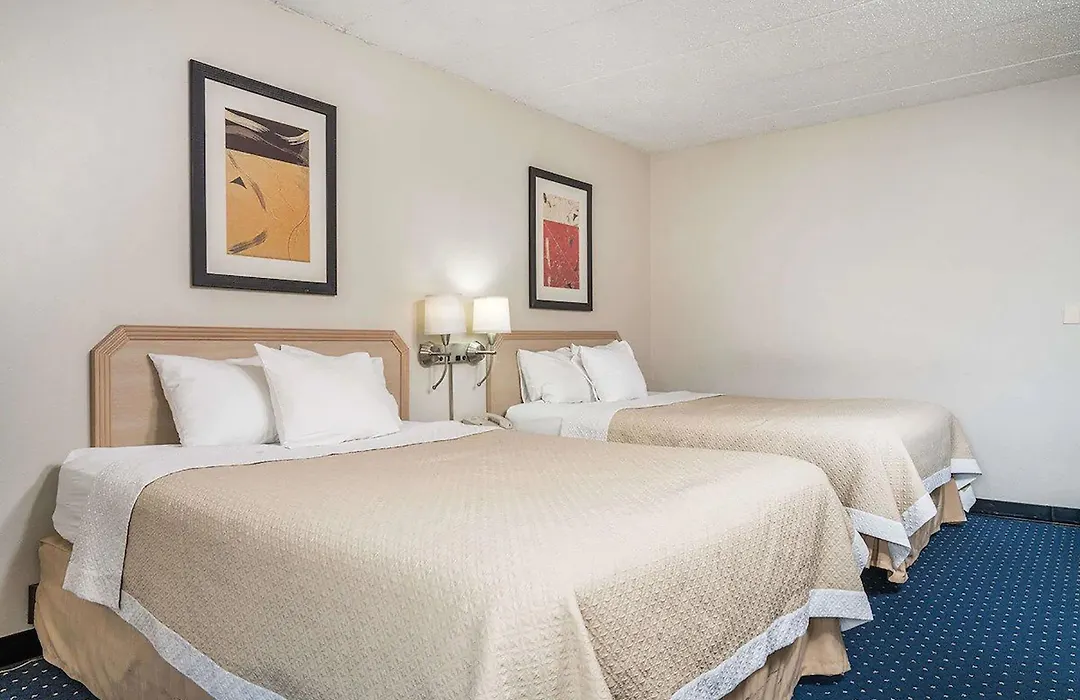 Norwood Inn & Suites La Crosse-1