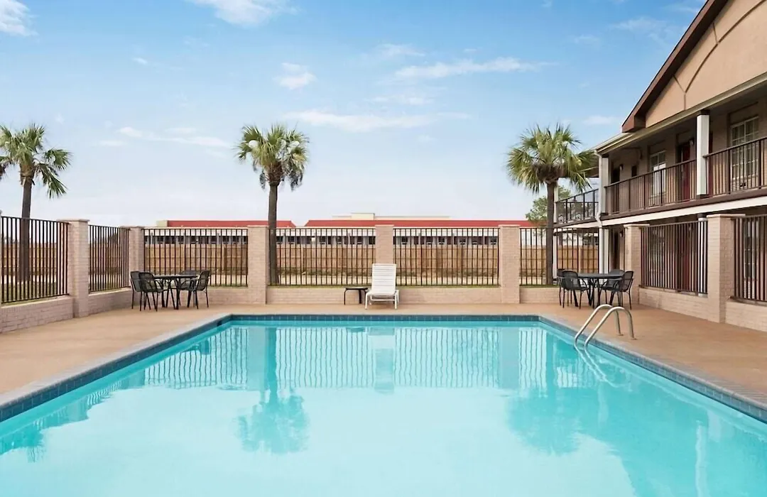 Super 8 By Wyndham Gulfport Airport Nw Near Biloxi-1