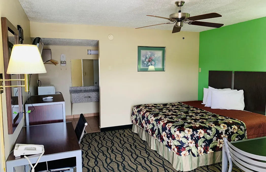 Thunderbird Inn-1