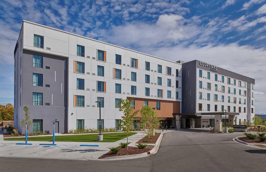 Courtyard By Marriott Petoskey At Victories Square-1