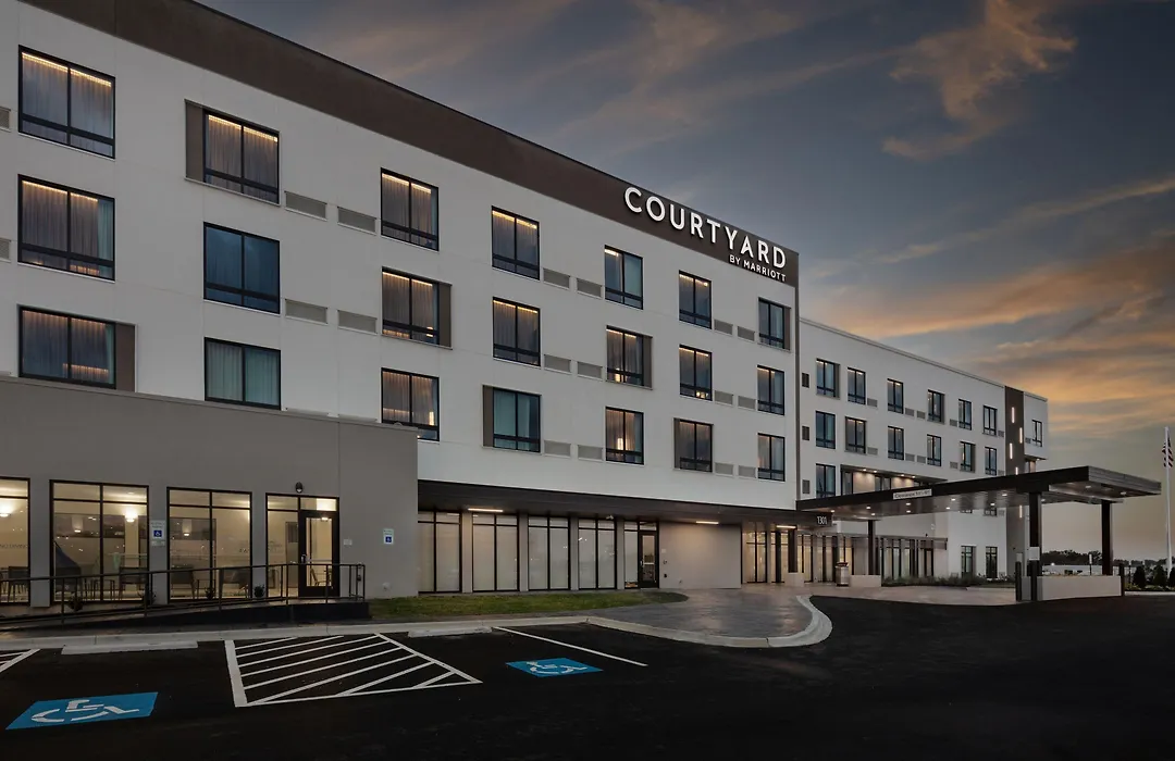 Courtyard By Marriott Conway-1