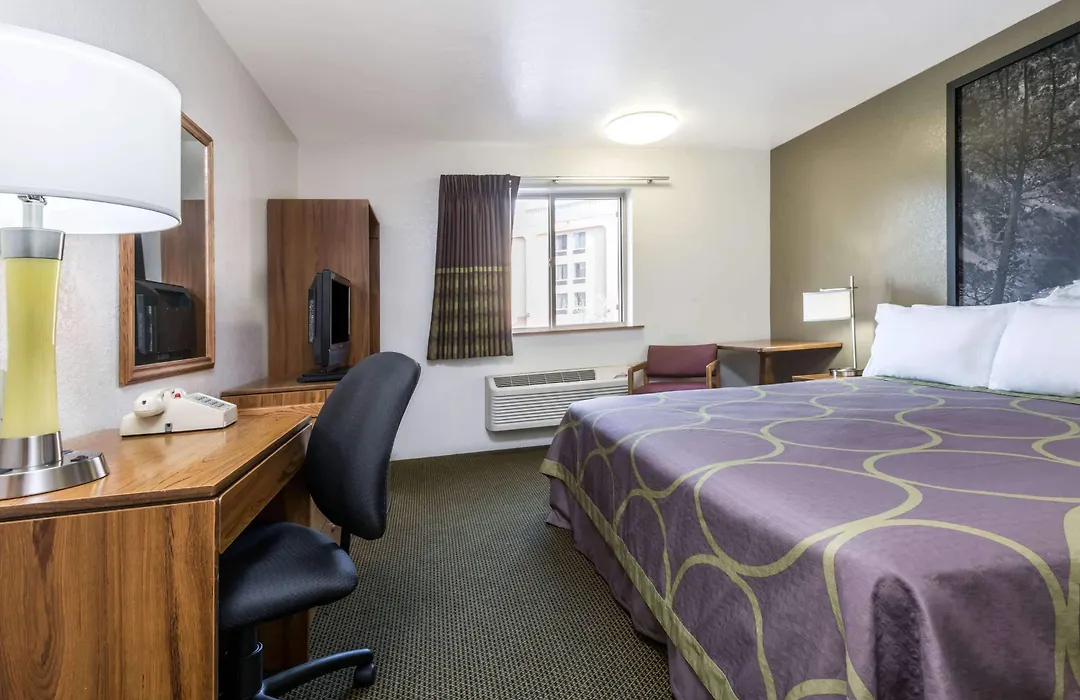 Super 8 By Wyndham Missoula/Reserve St.-1