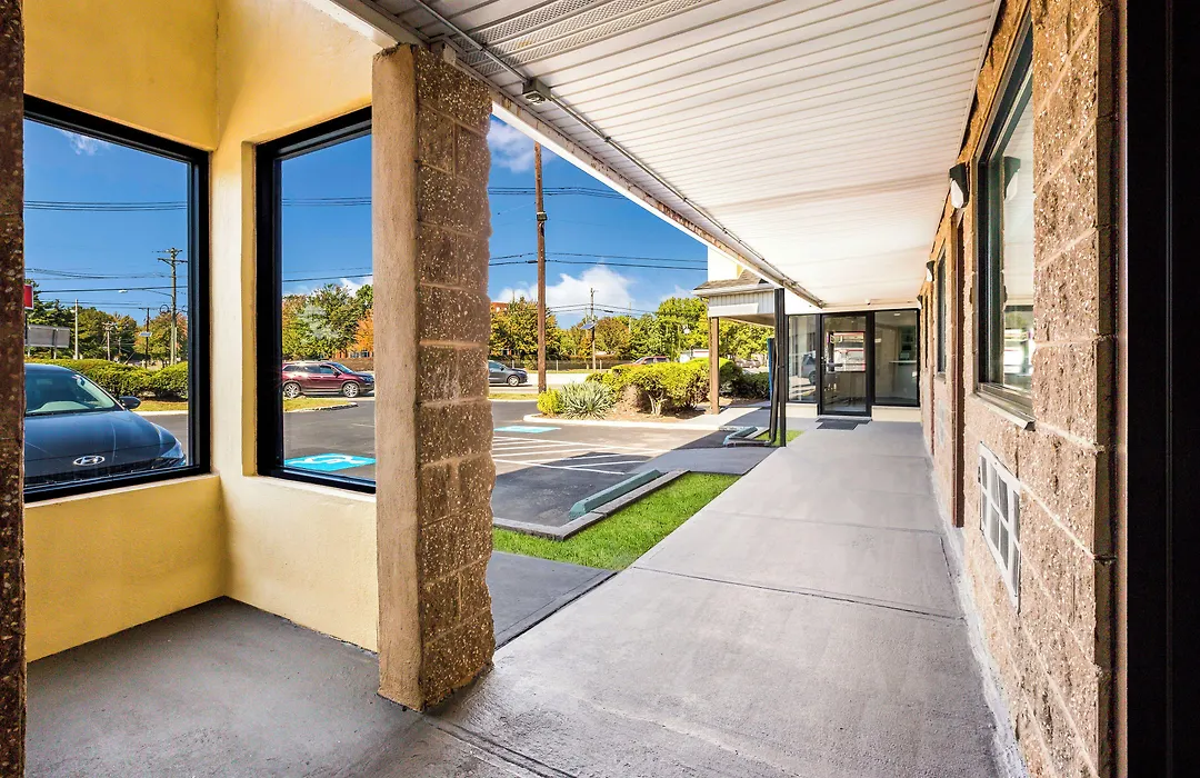 Red Carpet Inn Edison-1