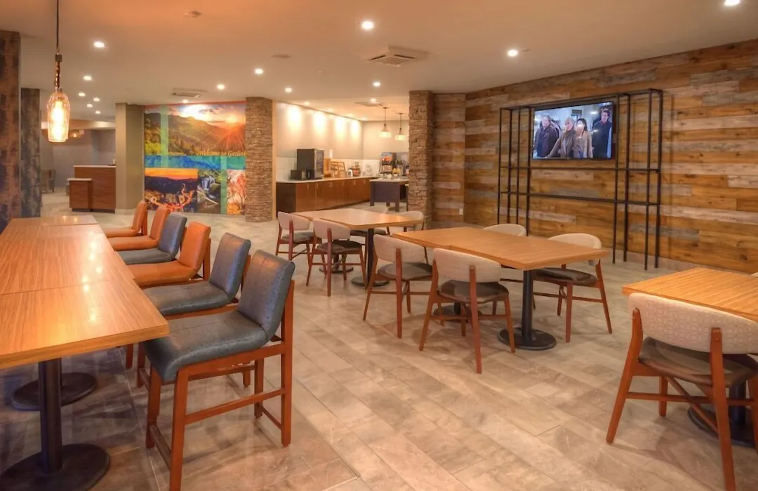 Clarion Pointe Downtown Gatlinburg-1