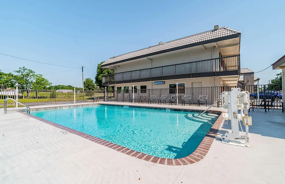 Motel 6 Tampa Near Fairgrounds - Casino-1