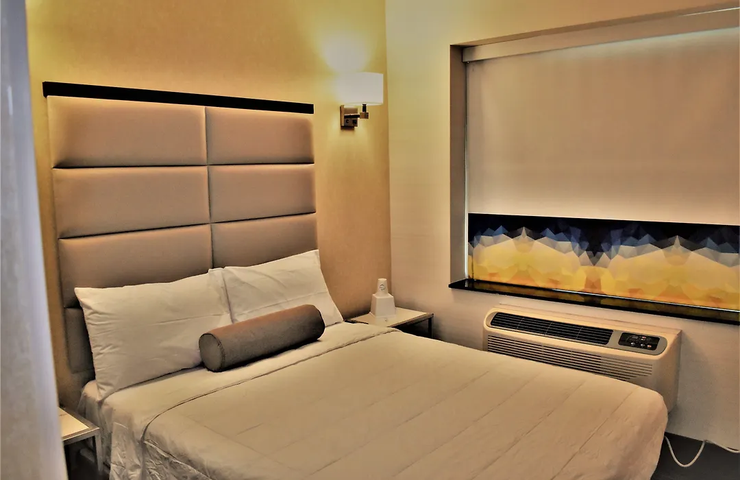 7 Days Hotel-1