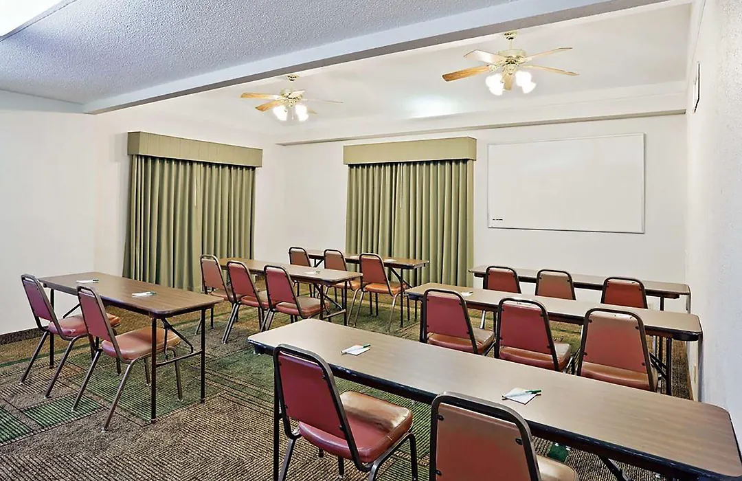 Norwood Inn & Suites Merrillville-1