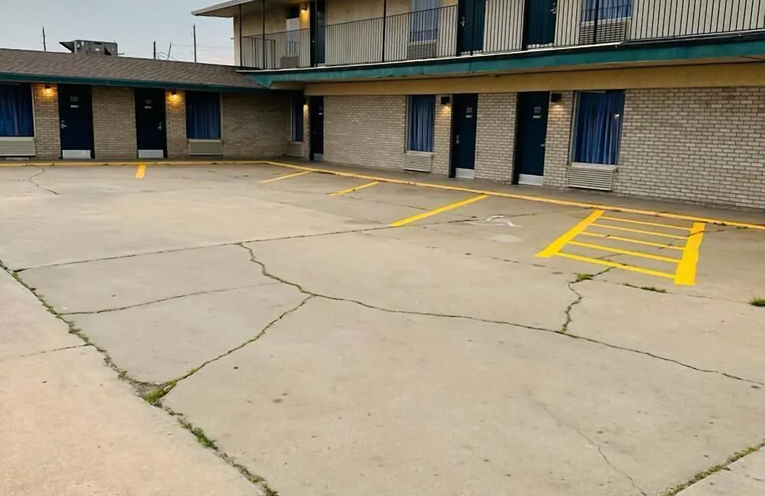 Travel Inn & Suites-1