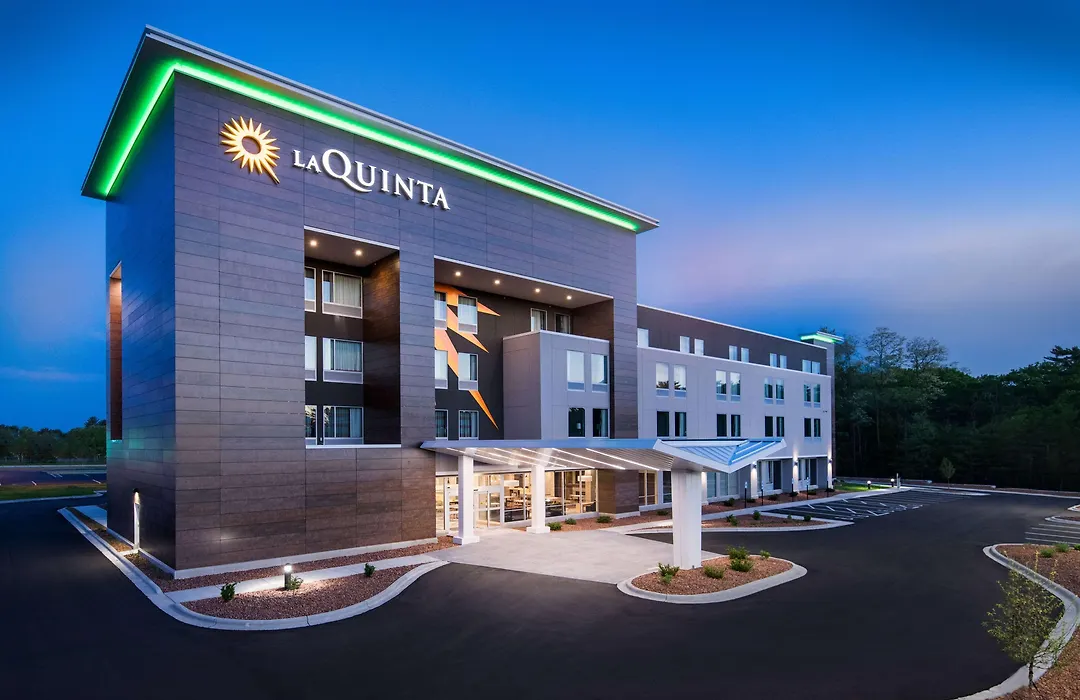 La Quinta Inn & Suites By Wyndham Wisconsin Dells- Lake Delton-1