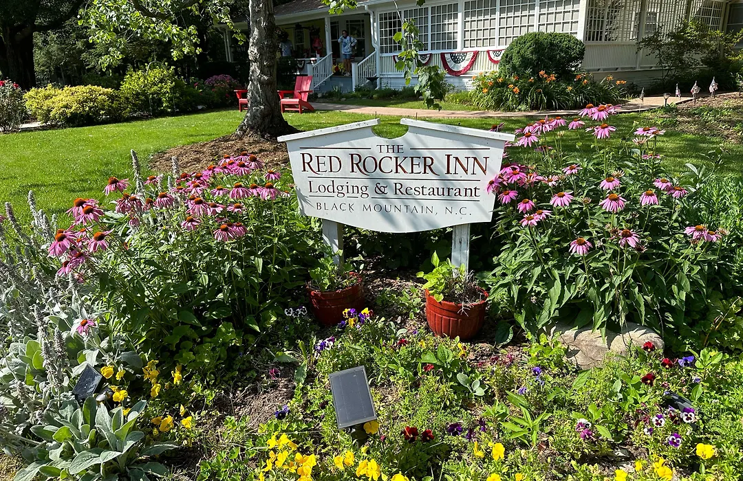 Red Rocker Inn-1