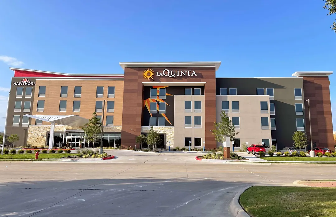 La Quinta Inn & Suites By Wyndham Pflugerville-1