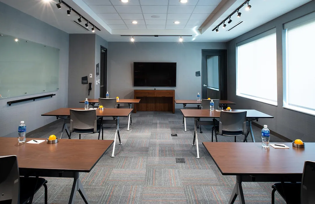 Aloft By Marriott North Kansas City-1