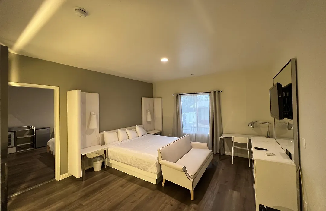 Aspire Inn & Suites Orange-1