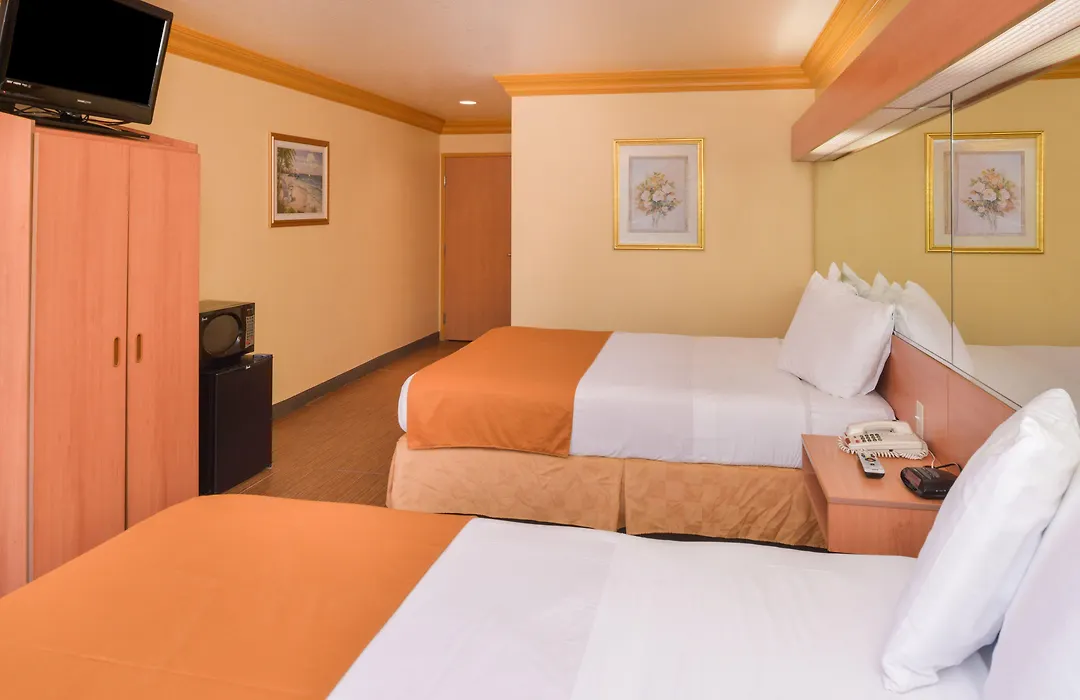 H3 Inn & Suites - Lax Airport - Los Angeles-1