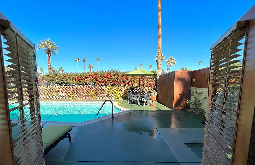 Atrium Palm Springs - G A Y Mens Resort-1