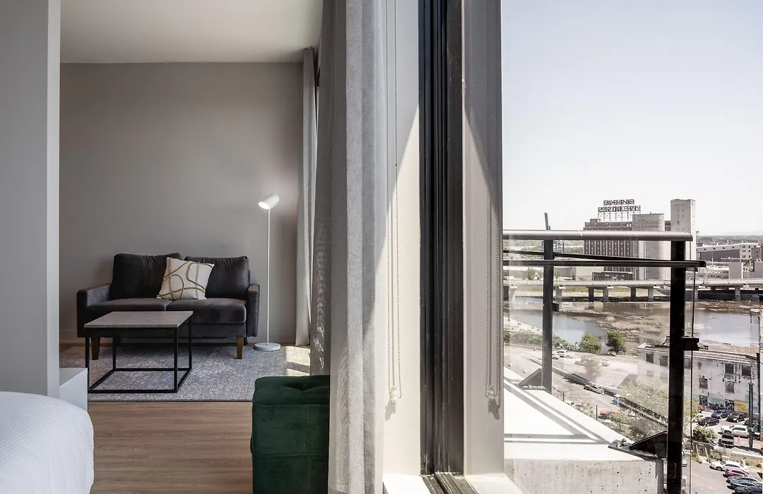 Griffintown Hotel-1