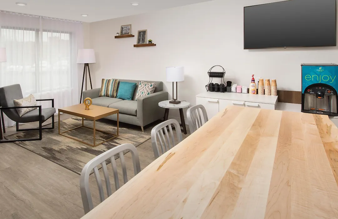 Woodspring Suites Meridian-1