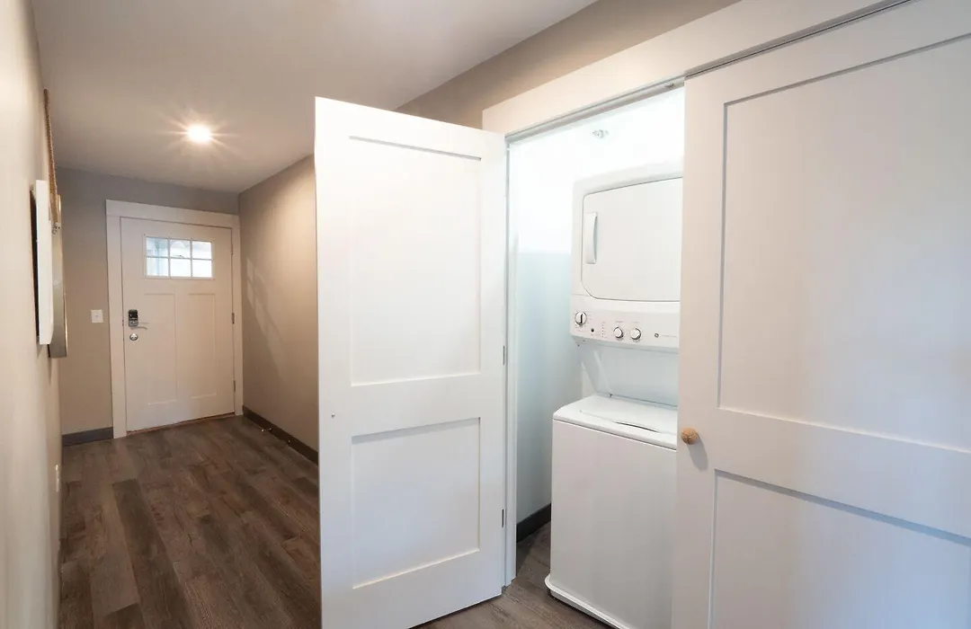 Long Beach Suites-1