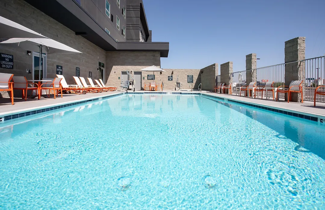 Holiday Inn Glendale - Stadium & Ent Dist By Ihg-1
