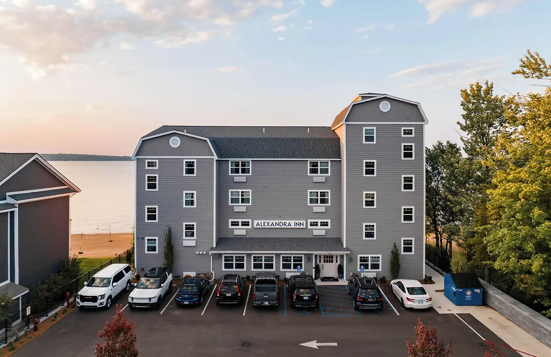 Alexandra Inn-1