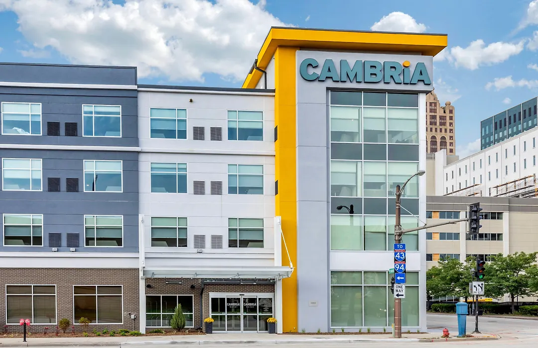 Cambria Hotel Milwaukee Downtown-1