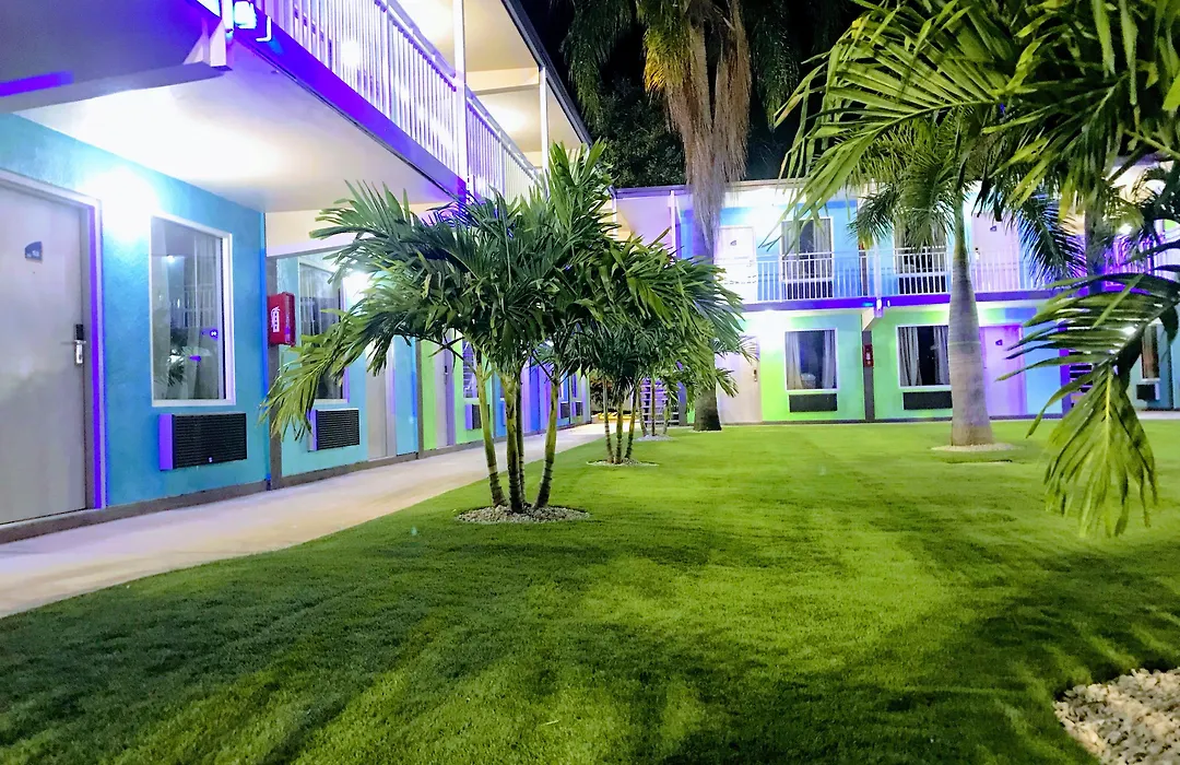Tropical Inn & Suites, Downtown Clearwater-1