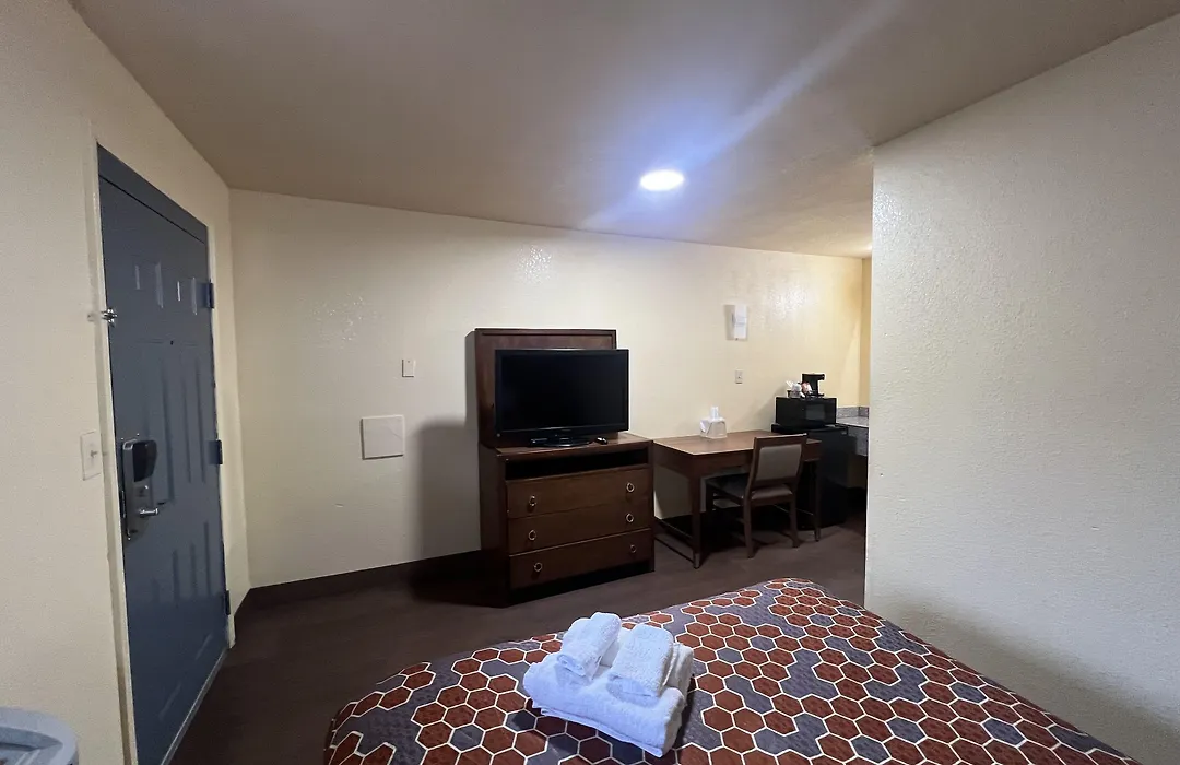 Relax Inn & Suites-1