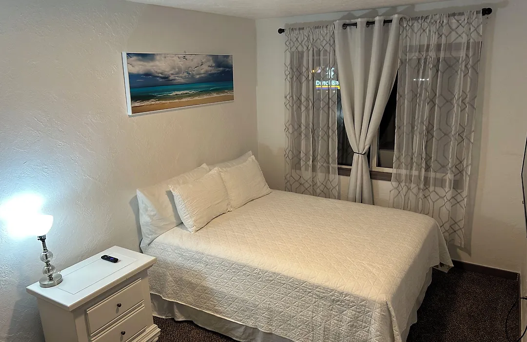 Newport Bay Motel-1