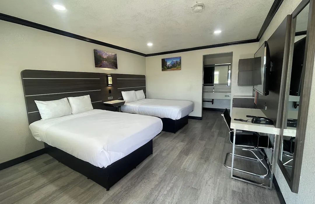 Escondido Lodge-1