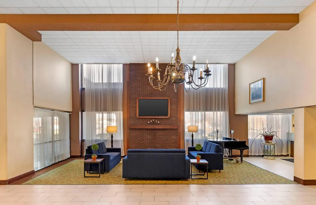 Clarion Hotel & Conference Center Lansing West-1