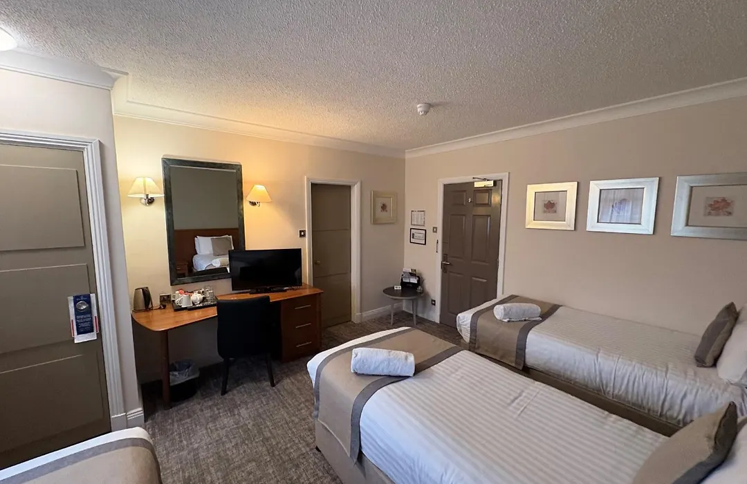 Caledonian Hotel-1