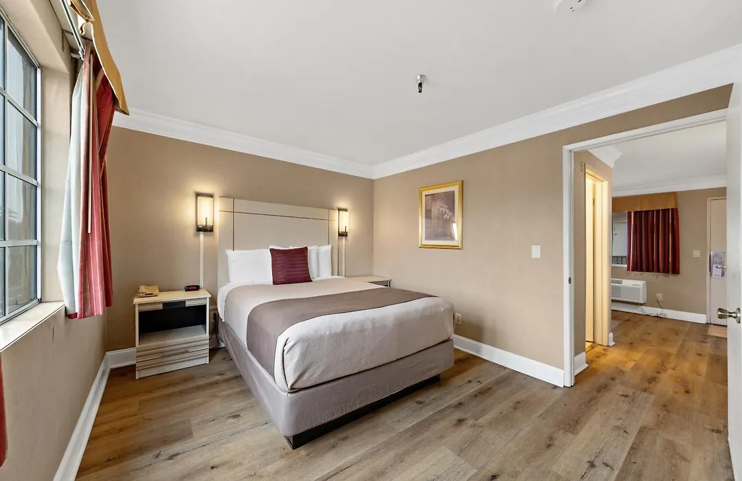 Americas Best Value Inn San Clemente Beach-1