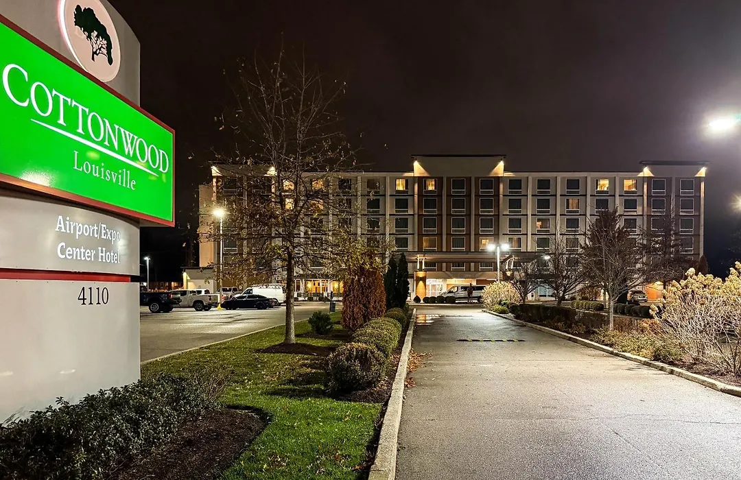 Cottonwood Airport & Expo Hotel Louisville-1
