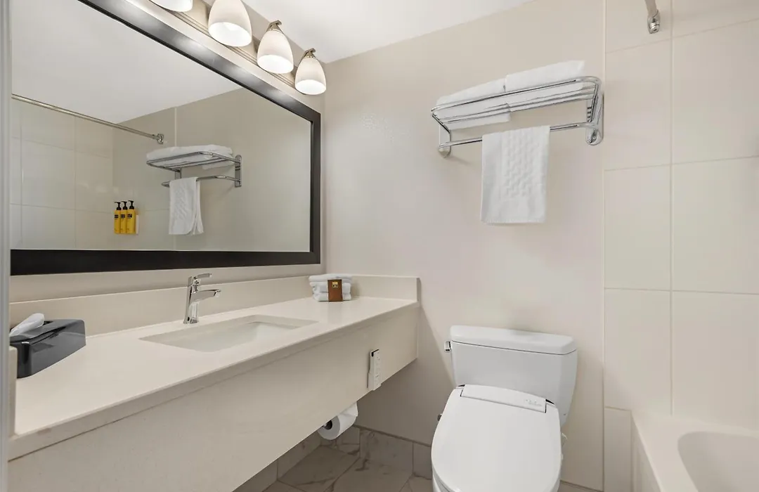 Best Western Plus Suites Downtown Calgary-1
