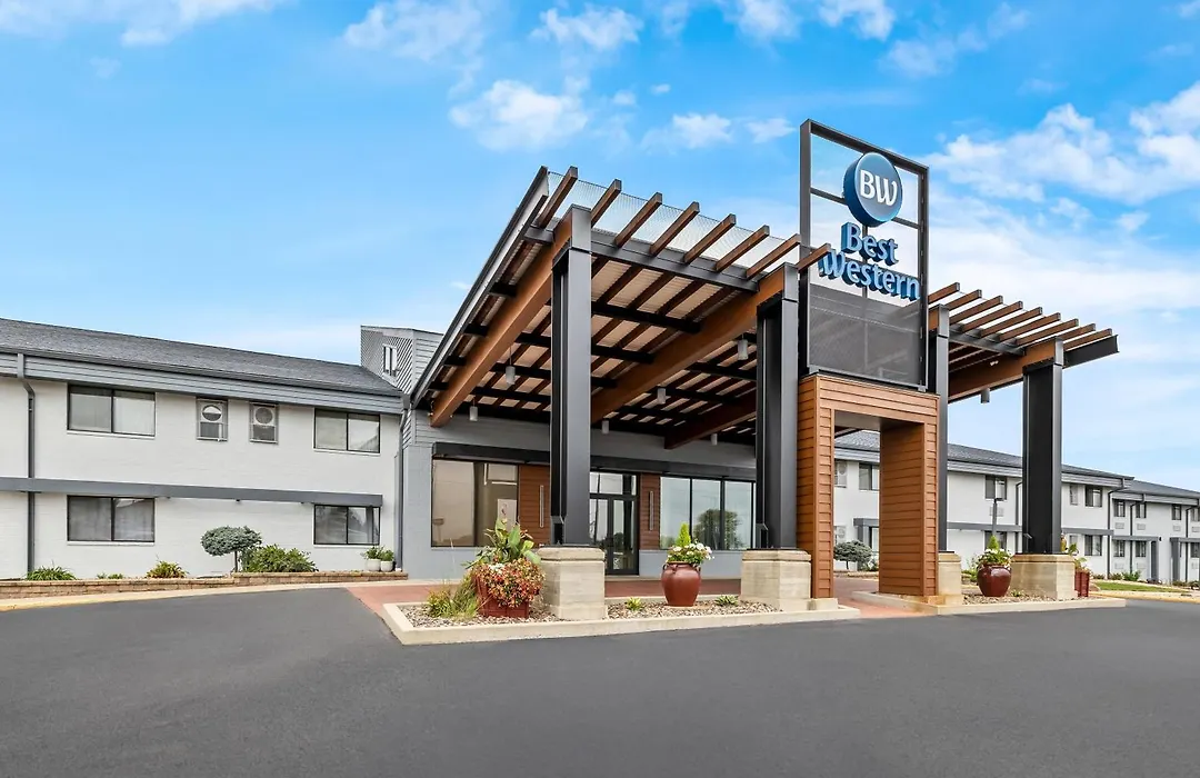 Best Western West Towne Suites-1