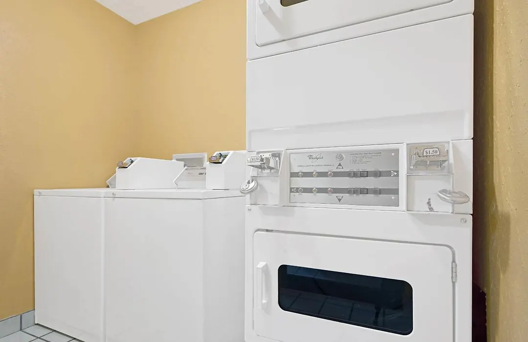 Days Inn By Wyndham East Albuquerque 'Newly Renovated'-1