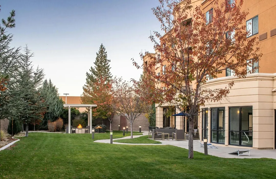 Courtyard Carson City-1