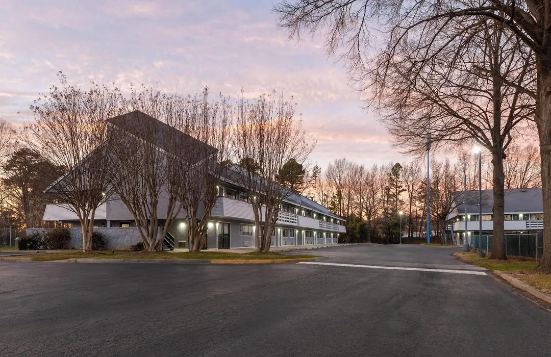 Days Inn By Wyndham Charlotte University-1