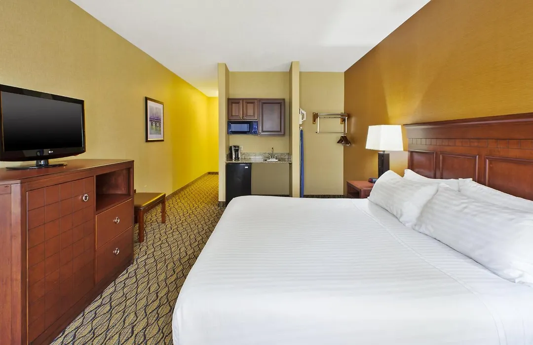 Holiday Inn Express Hotel & Suites - Belleville Area By Ihg-1
