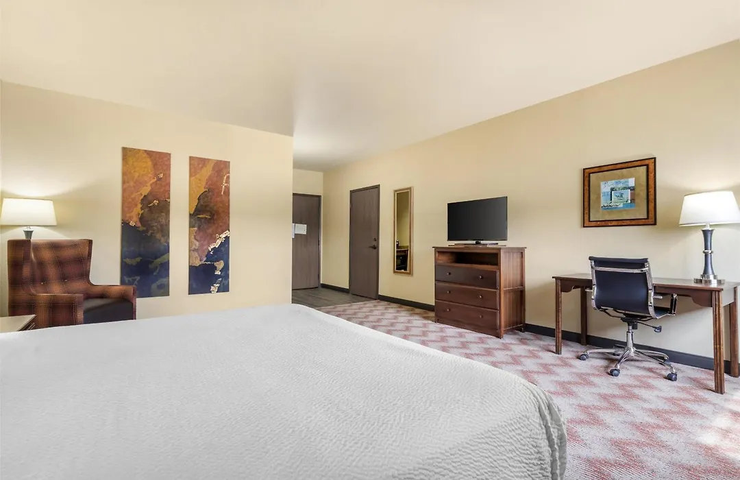 Best Western Plus Cimarron Hotel & Suites-1