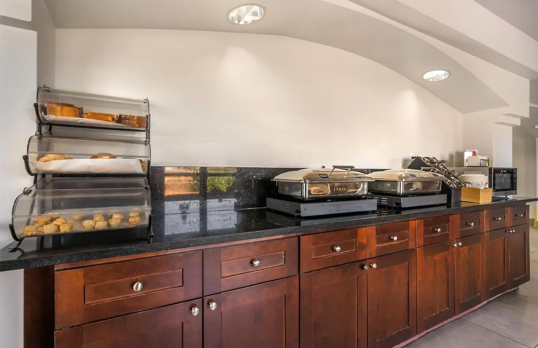 Best Western Plus King'S Inn And Suites-1