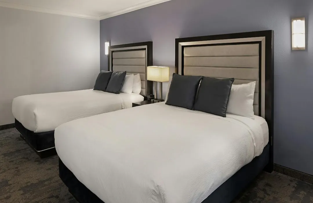 City Express By Marriott Manhattan Beach-1
