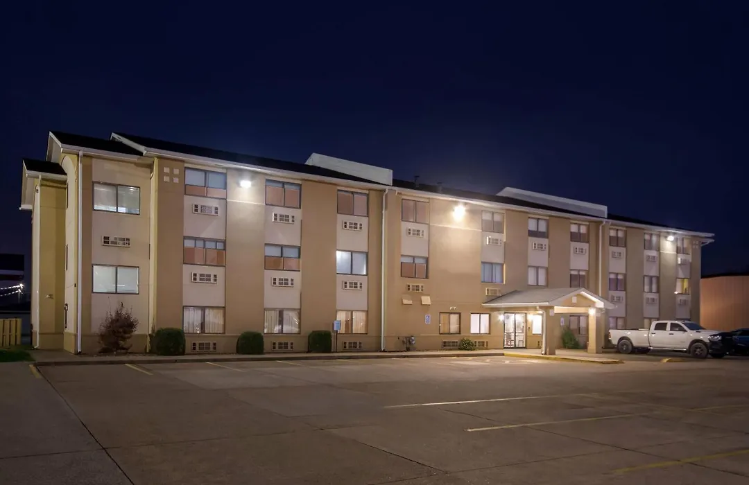 Super 8 By Wyndham Evansville East-1